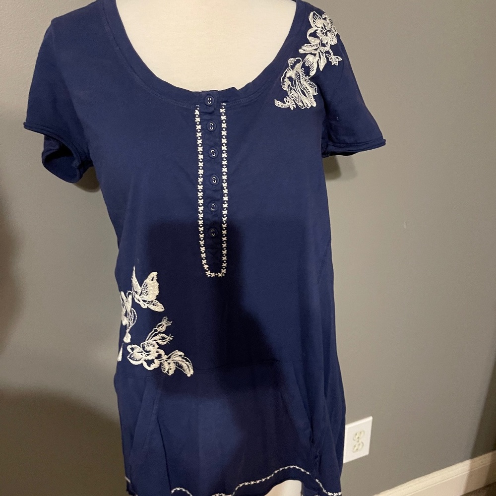 Johnny Was navy tunic in a size small
